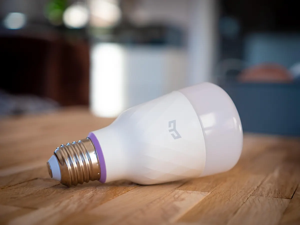 Smart Bulbs vs Smart Switches: Which Should You Choose?
